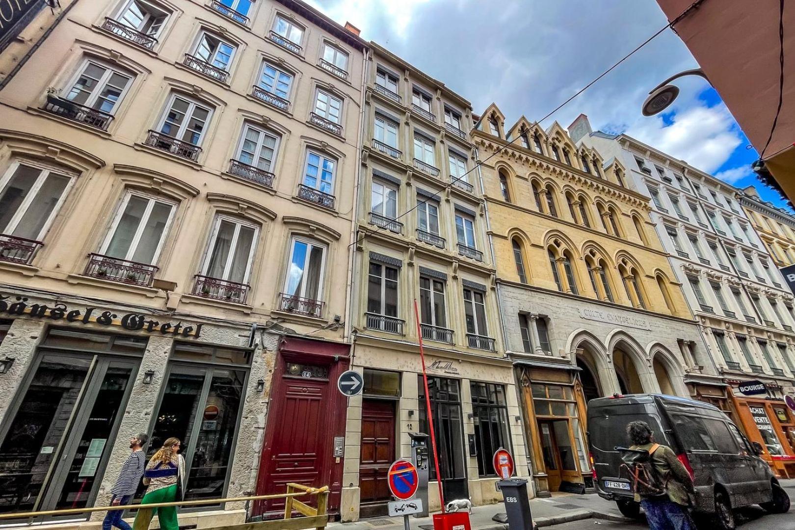 Le Centrale Ail Lyon Luaran gambar